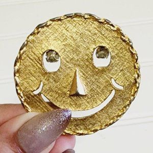 Vintage 1960s Smiley Face Broach Jewelry